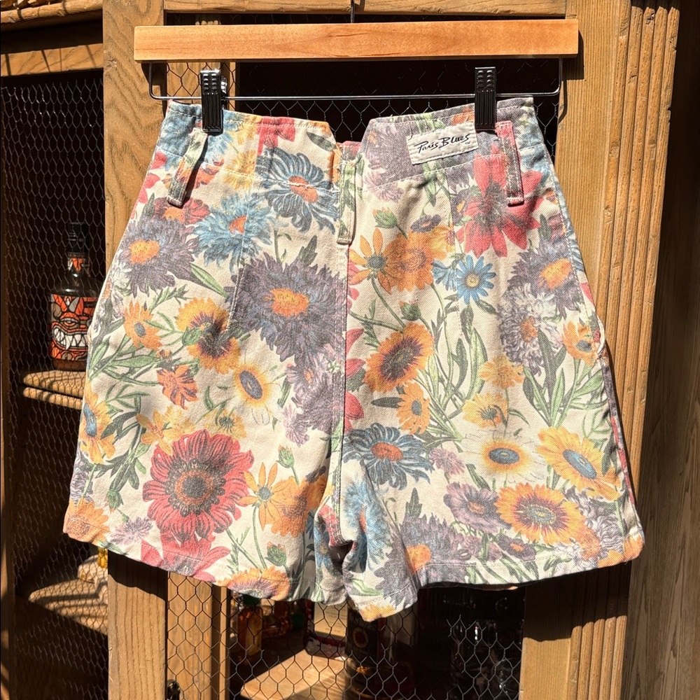 Vintage Paris Blues Floral Print Jean Shorts - Picture 6 of 10
